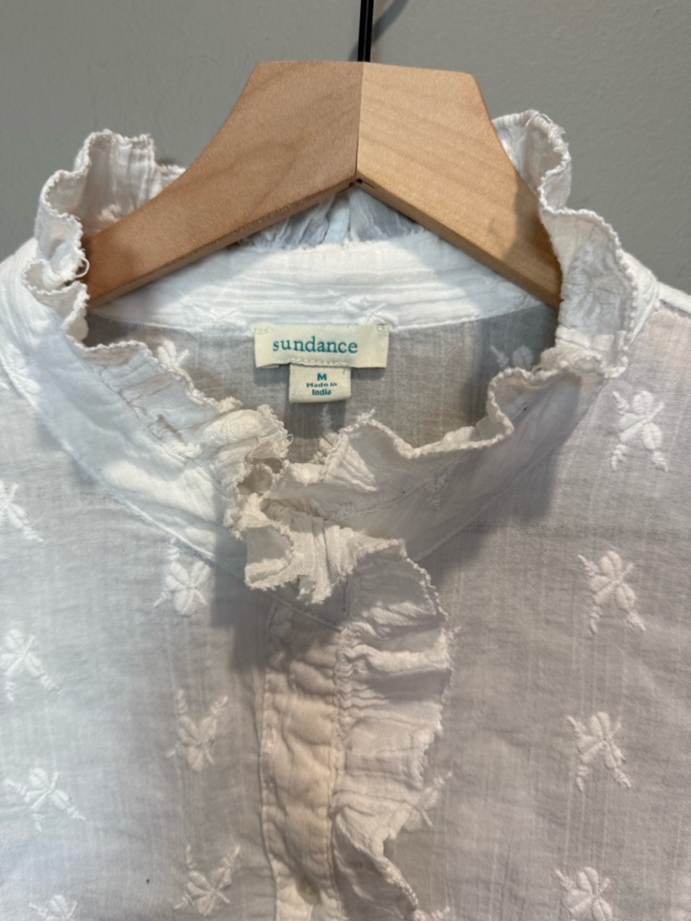 Sundance White Ruffled Embroidered Blouse Size Medium - Picture 2 of 7